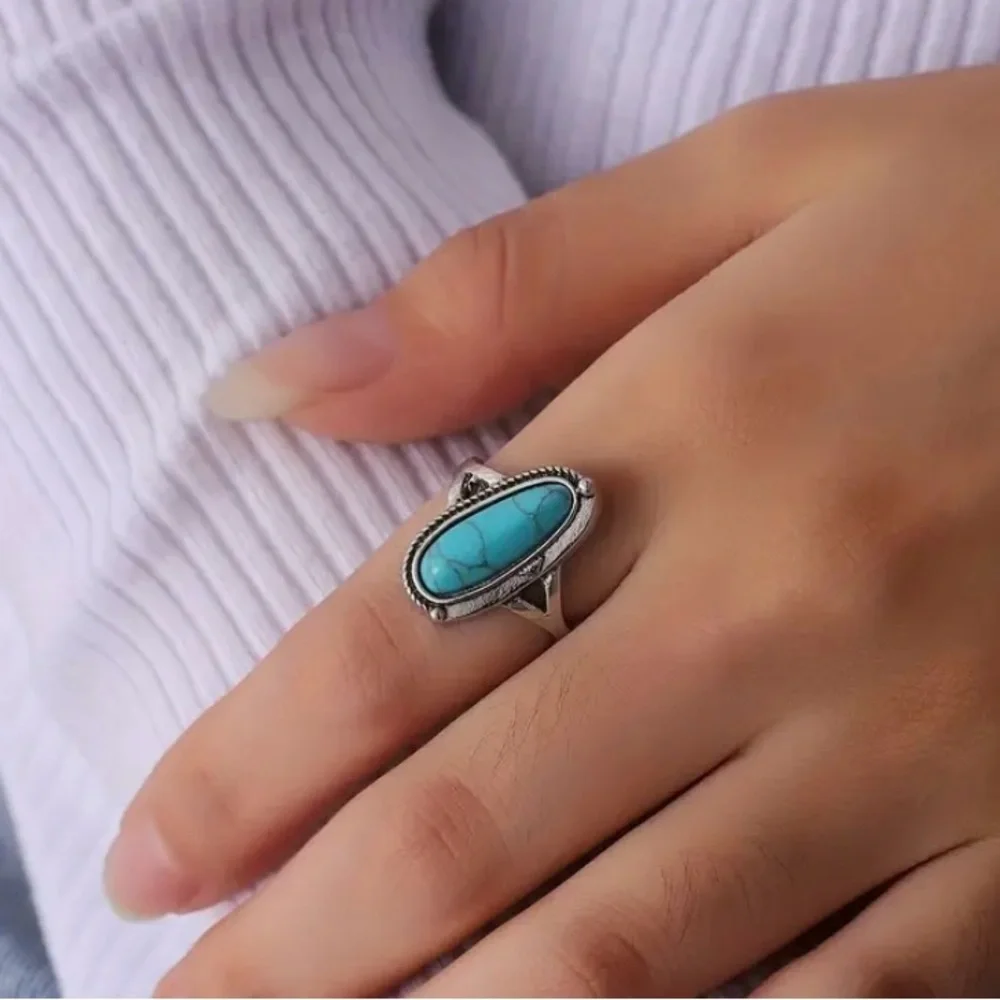 Size 9 Turquoise Statement Silver Ring - Blue Green Gemstone - Picture 2 of 3